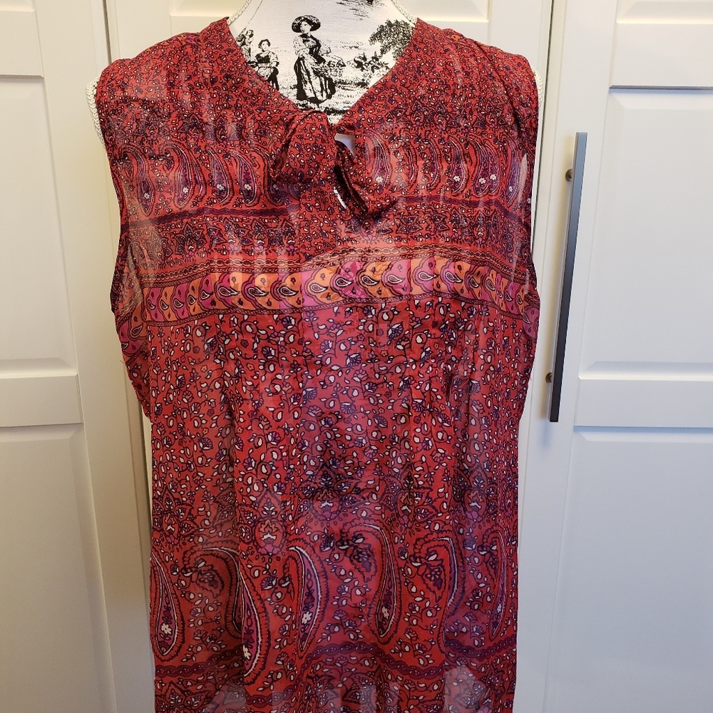 {Old Navy} Chiffon Tank Too